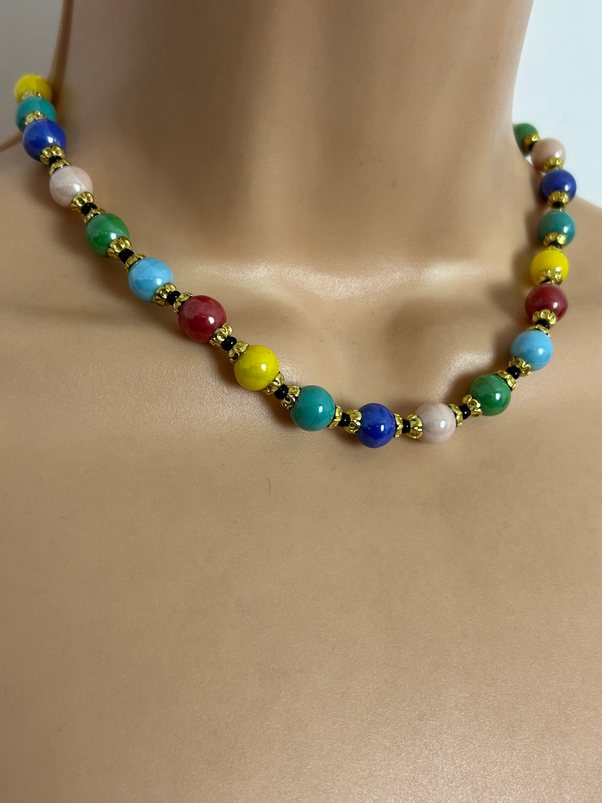 Vintage 1960s Lovely Multicolour Glass Bead Choker Necklace
