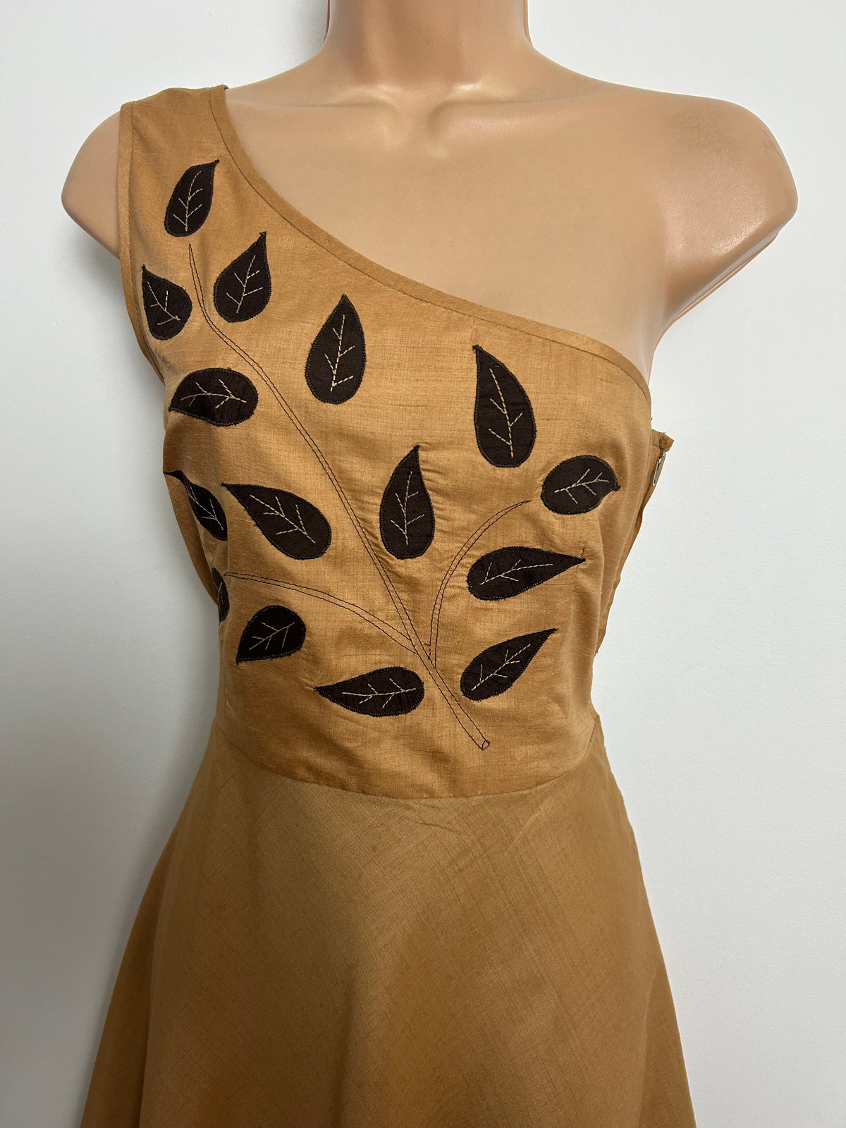 Vintage 1970s Size 8 Brown Tones Leaf Applique Detail One Shoulder Fit & Flare Dress