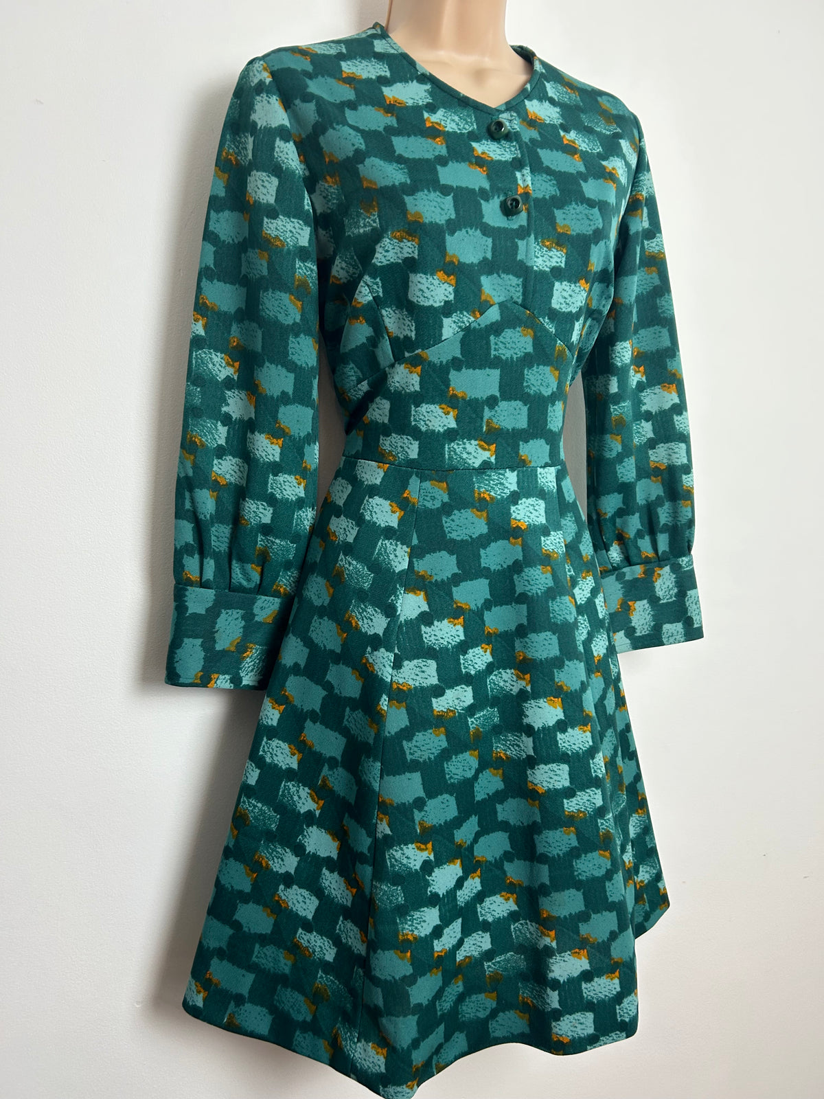 Vintage Late 1960s Size 10 Teal Abstract Print Long Sleeve Fit & Flare Mod Dress