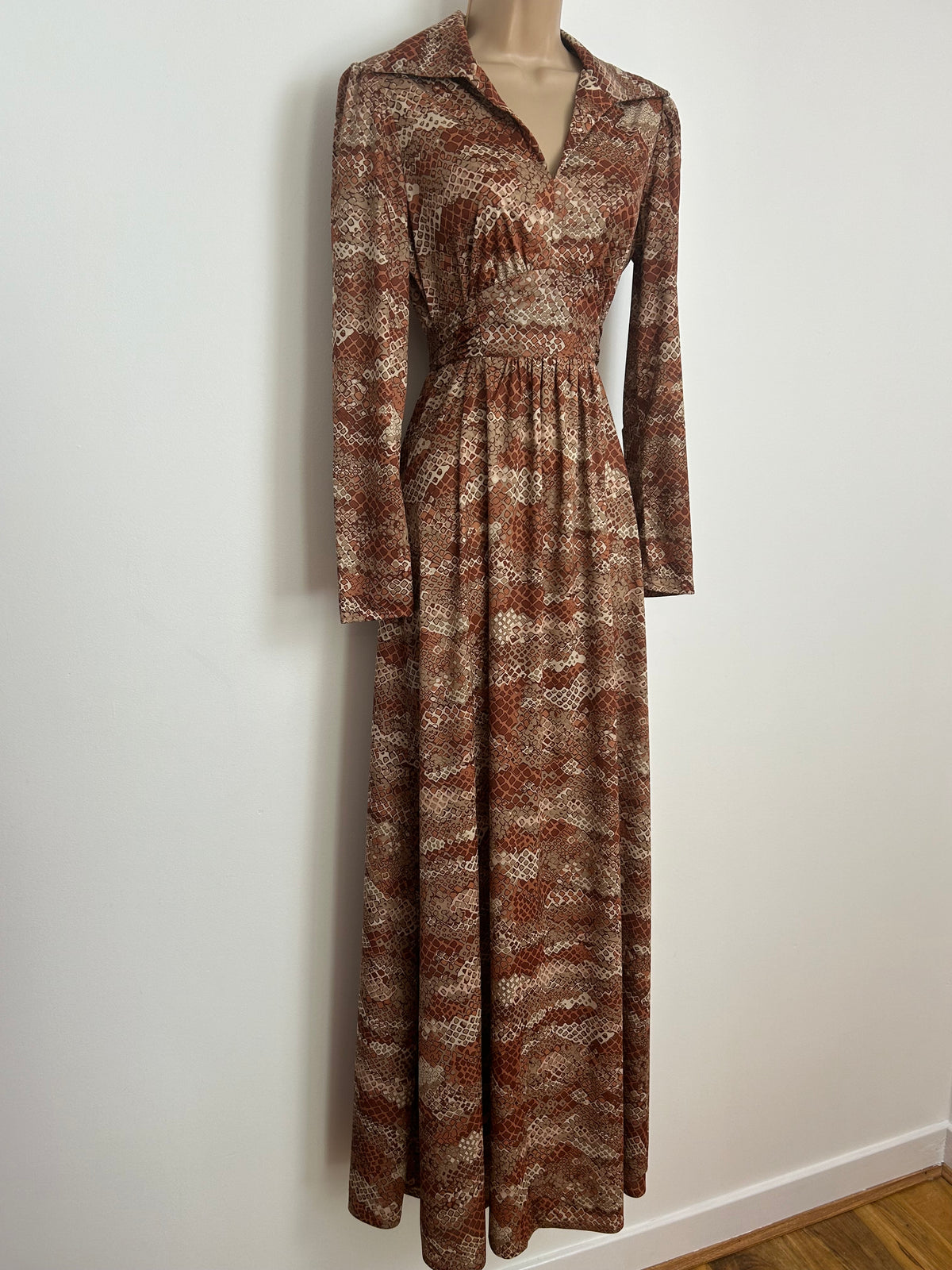 Vintage 1970s Size 10 Brown Tones Animal/Snake Skin Print Long Sleeve Tie Back Maxi Dress
