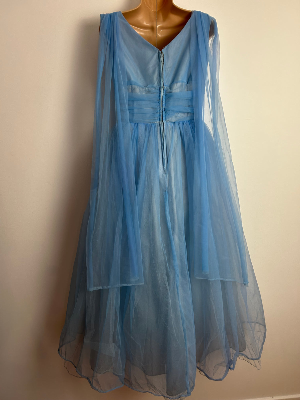 Vintage 1950s Size 10 Beautiful Powder Blue Net Watteau Shoulder Train Prom Party Ballgown