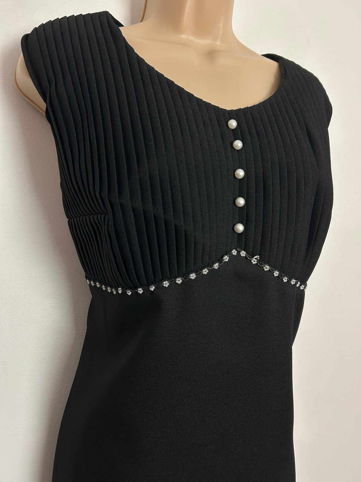Vintage 1960s UK Size 12-14 Black Pleated Bodice Daisy Bead Trim Little Black Mod Shift Dress