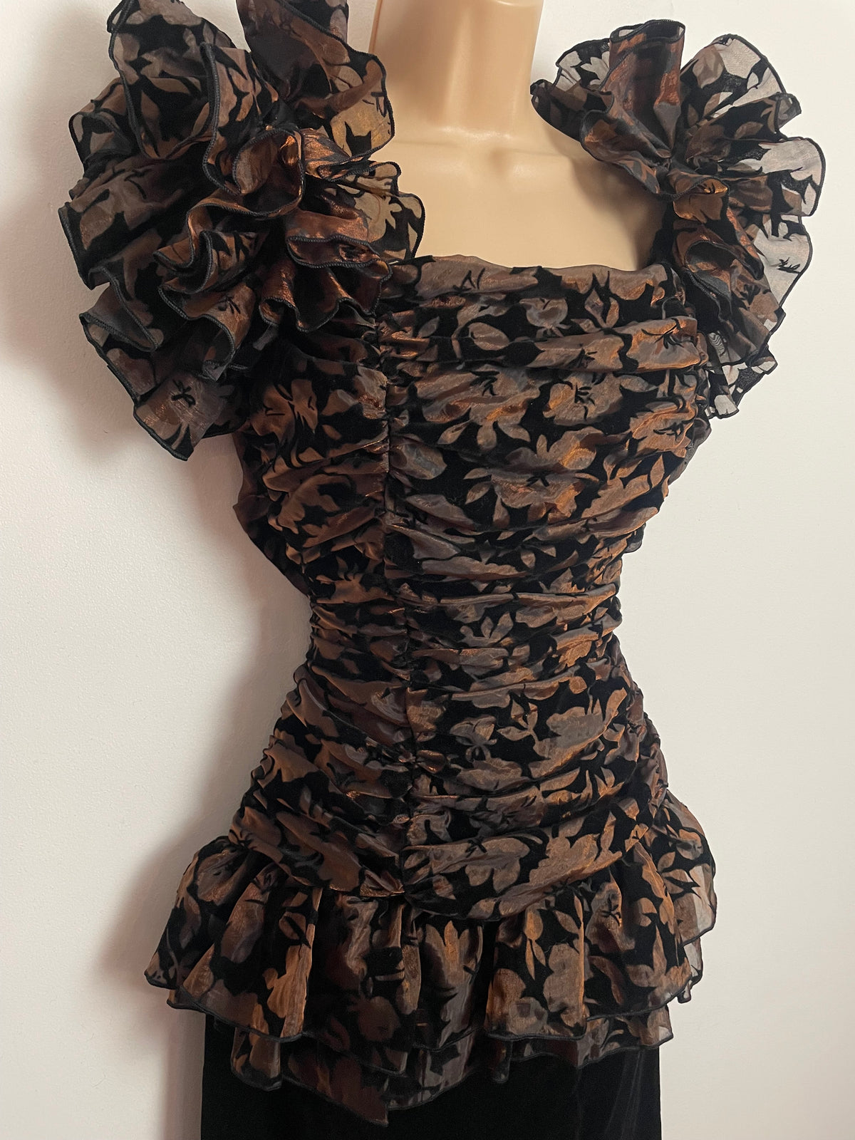 Vintage 1980s YESSICA UK Size 12 Black & Bronze Velvet Flock Ruffled Sleeve Party Prom Cocktail Dress