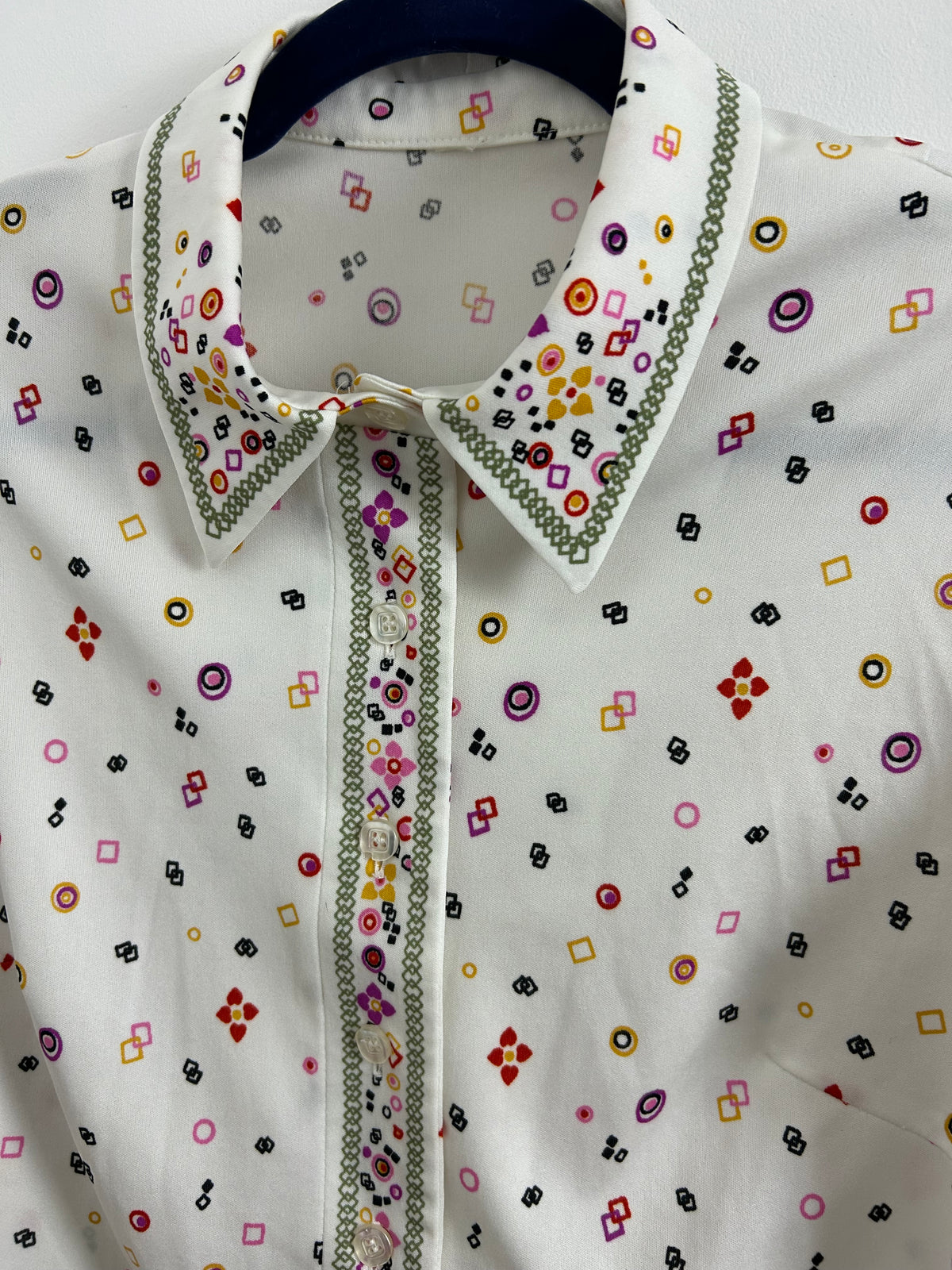 Vintage 1970s Size 12-14 White Purple Red Yellow & Black Abstract Geo Print Long Sleeve Shirt