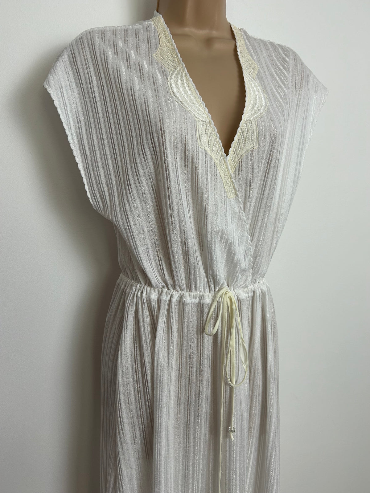 Vintage Late 1970s LOUIS FERAUD LINGERIE Size 12-14 White Stripe Lace Trim Full Length Nightdress