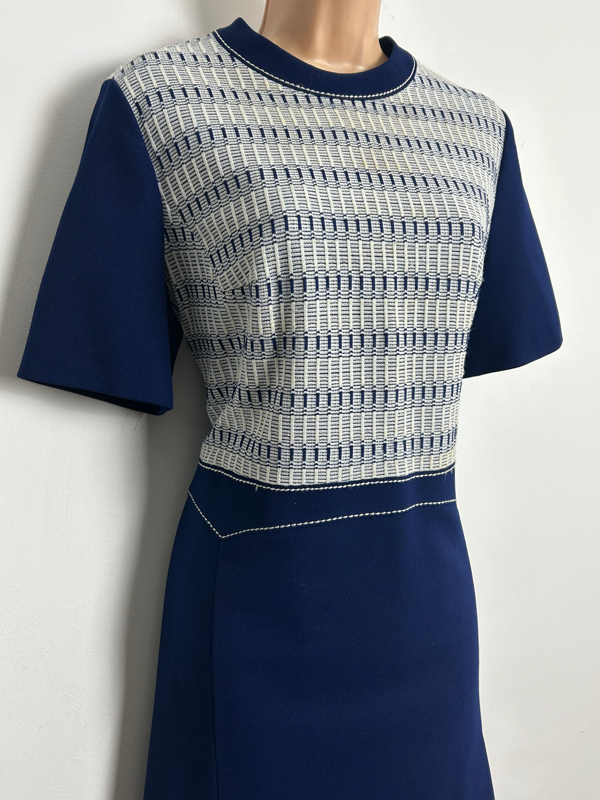 Vintage 1960s Size 14-16 Navy Blue & White Stripe Woven Bodice Detail Mod Shift Dress