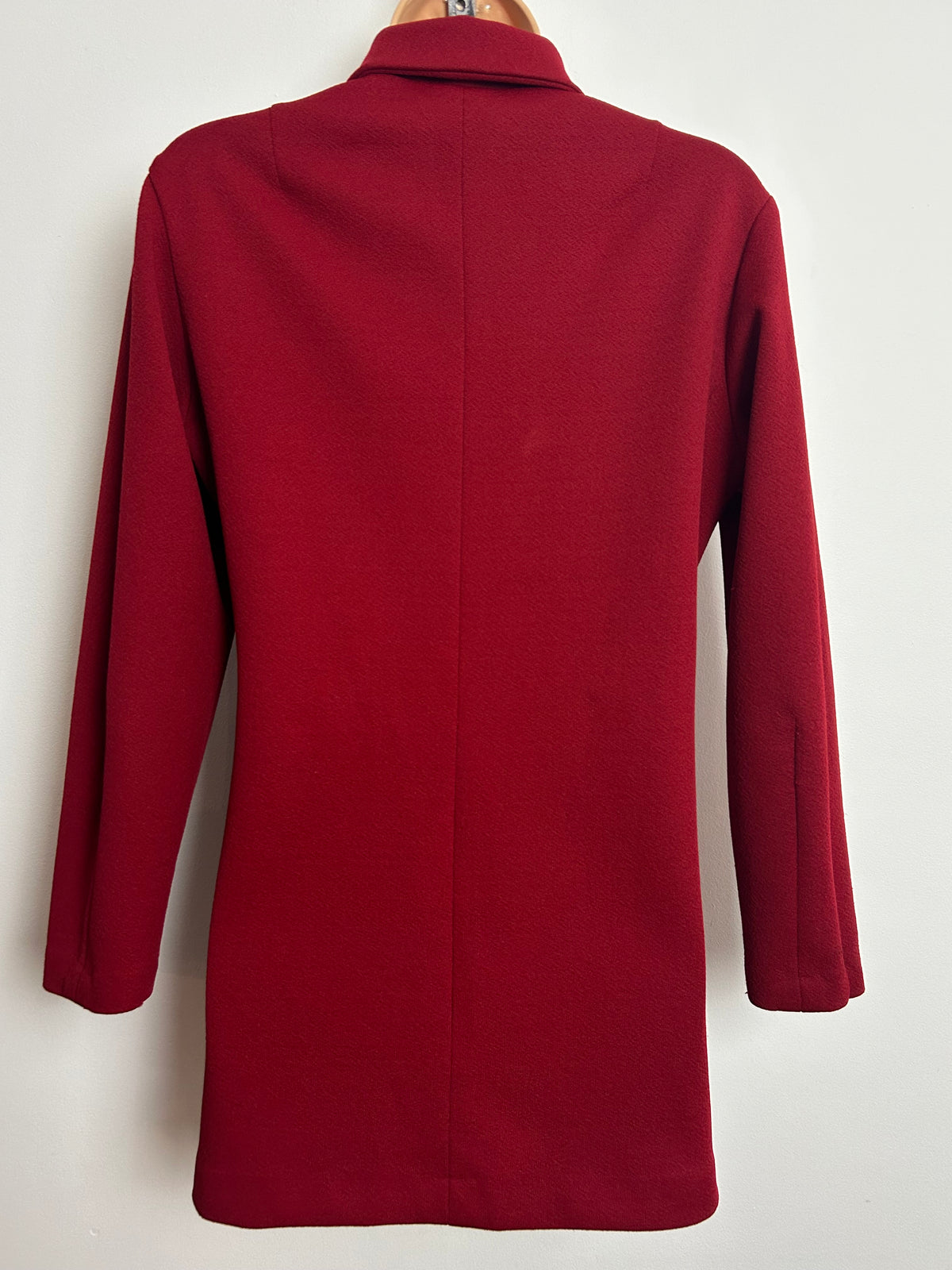 Vintage 1960s Size 10-12 Dark Red Dagger Collar Pintuck Pleat Detail Micro Mini Shift Dress