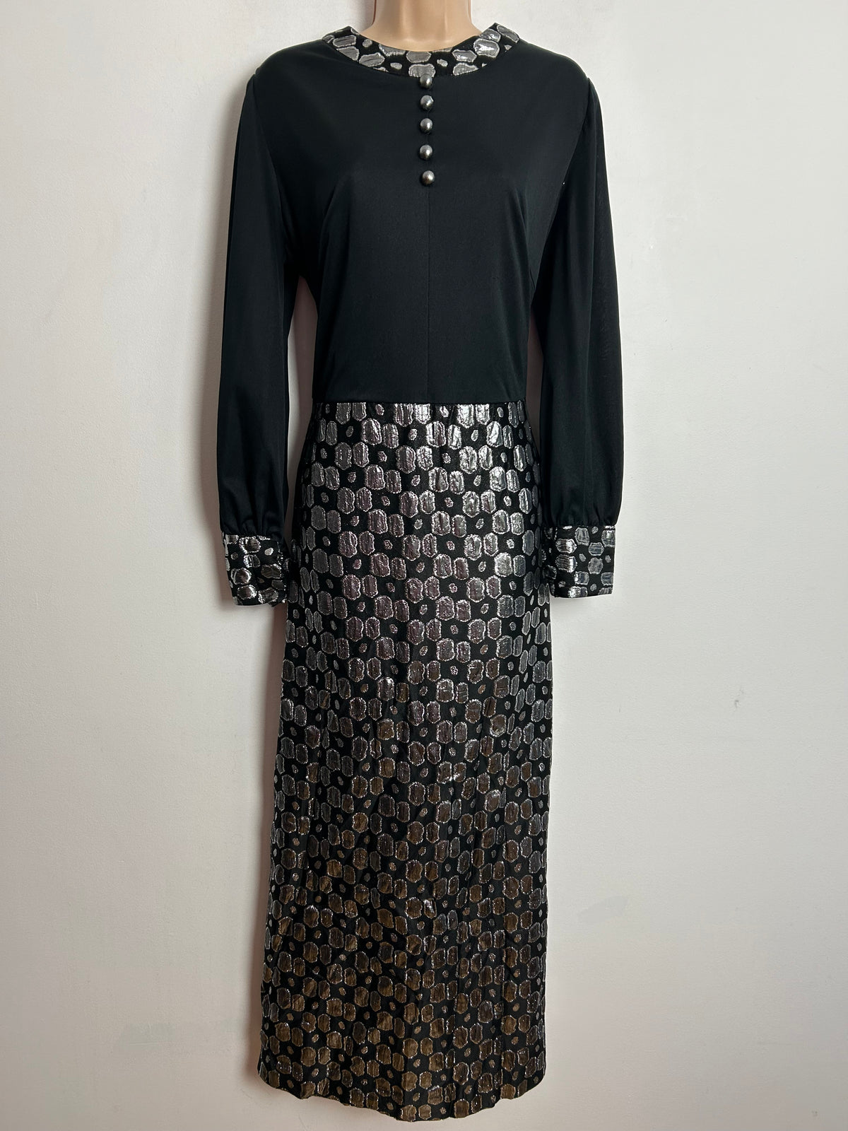 Vintage 1970s MI SIZE UK Size 14-16 Black & Metallic Silver Lurex Abstract Pattern Long Sleeve Occasion Maxi Dress