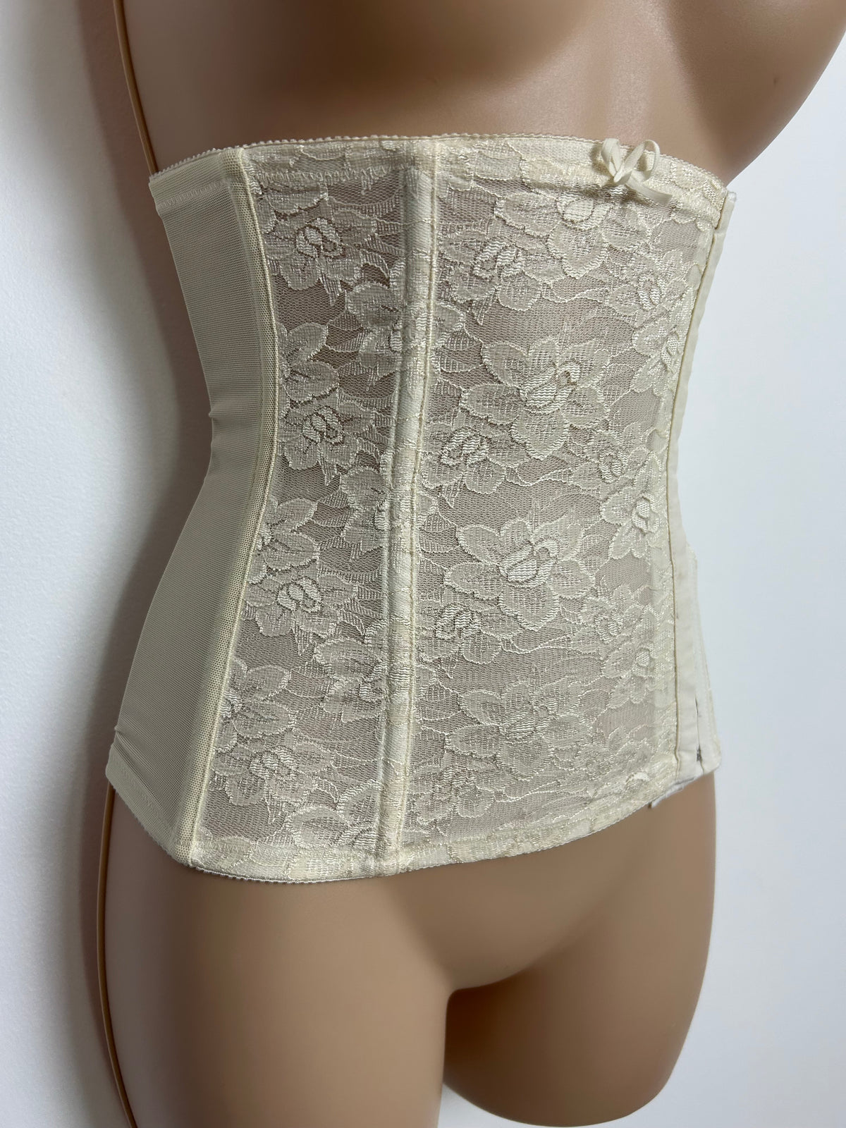 Vintage 1960s Size 6-8 Cream Lace Boned Hook & Eye Fastening Waspie Waist Cincher Girdle