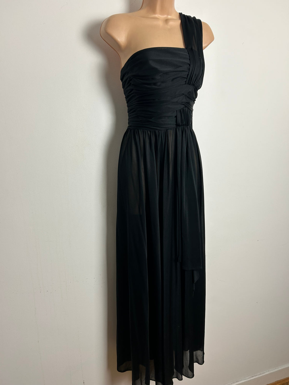 Vintage 1970s JOHN CHARLES Size 8 Black One Shoulder Draped Evening Occasion Maxi Dress