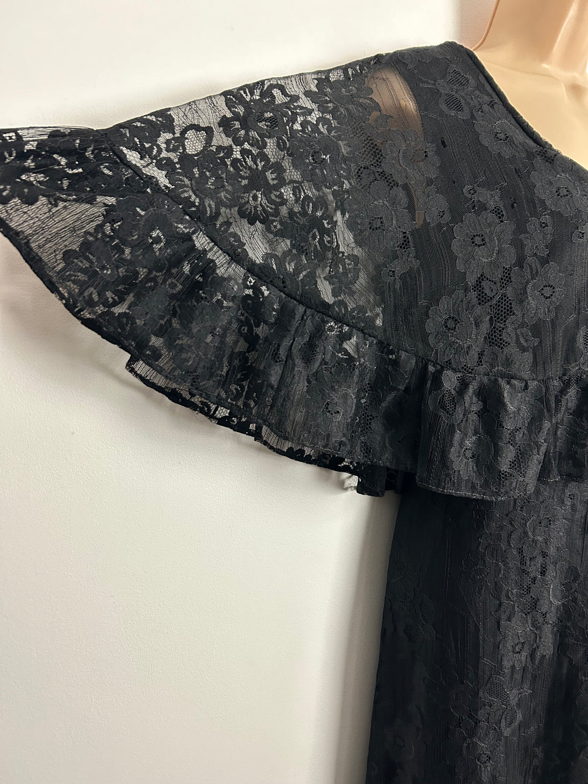 Vintage 1970s KATI AT LAURA PHILLIPS UK Size 10-12 Black Lace Caplet Boho Maxi Dress