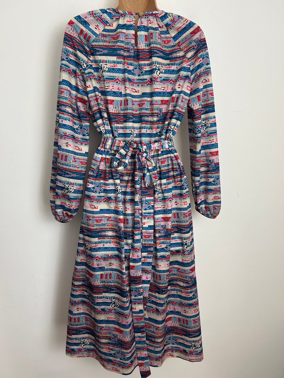 Vintage Late 1970s Size 12 Blue White Red & Pink Abstract Stripe Print Long Sleeve Belted Day Dress