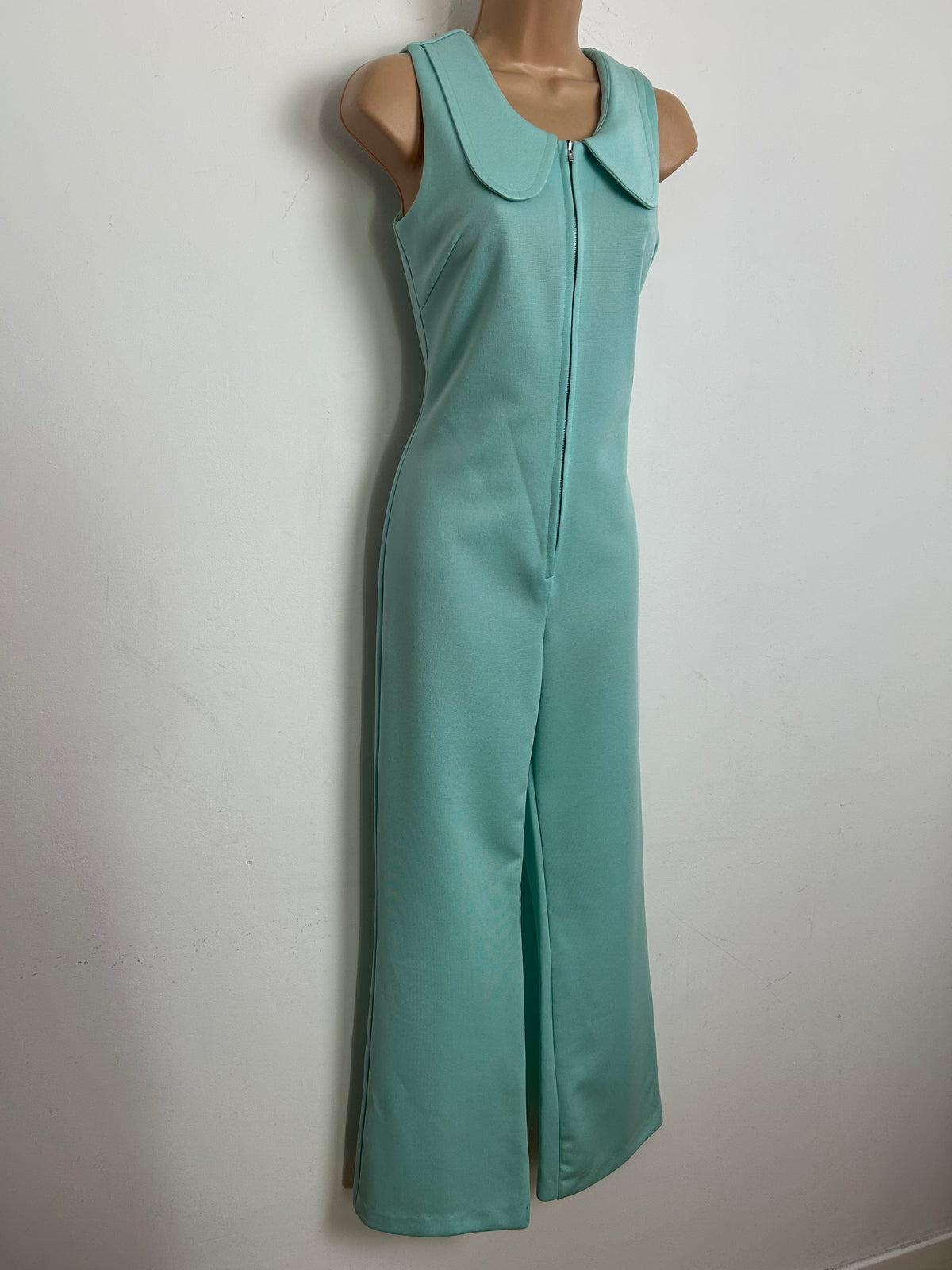 Vintage Early 1970s Size 6-8 Mint Green Beagle Collar Zip Front Straight Leg Jumpsuit