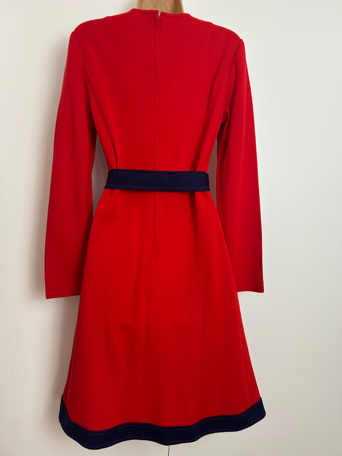 Vintage 1960s Size 10 Red & Navy Blue Contrast Long Sleeve Belted Pocket Detail Mod Jersey Dress