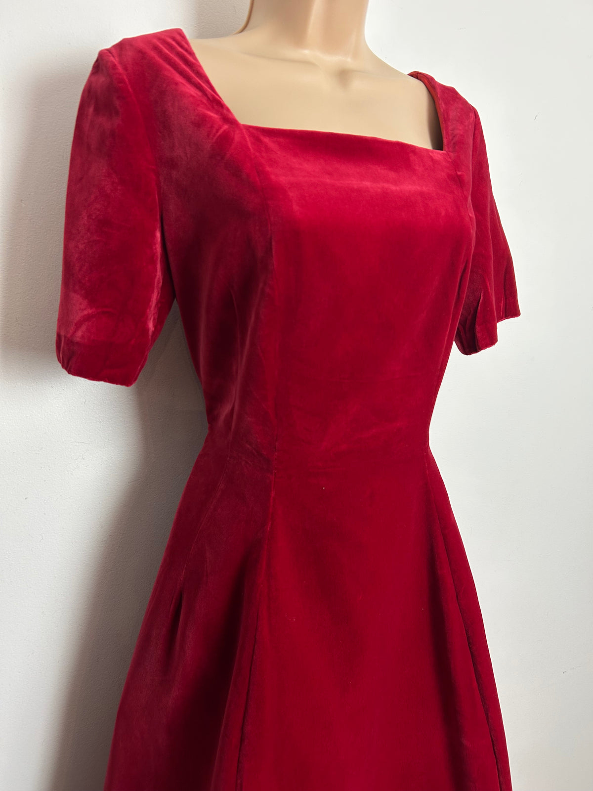 Vintage Late 1950s Size 10 Beautiful Red Velvet Christmas Party Dress Size 10