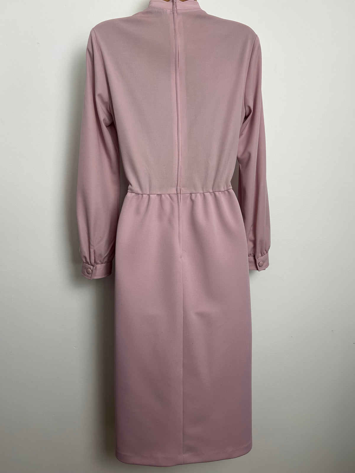 Vintage 1970S CARNEIGIE Size 10 Pale Pink Scallop Neck Long Sleeve Pleated Dress