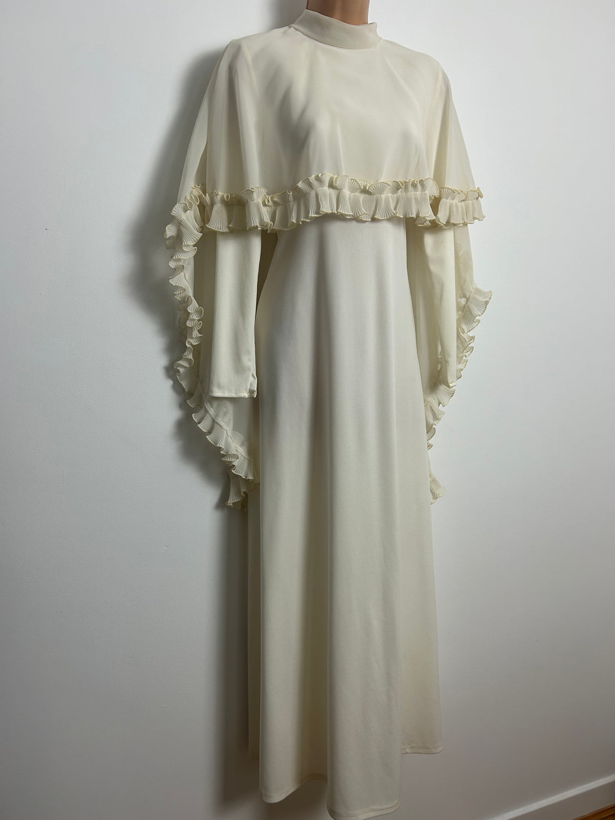 Vintage Early 1970s Size 8 Cream Chiffon Cape Overlay Long Sleeve Boho Occasion Dress Hostess Gown