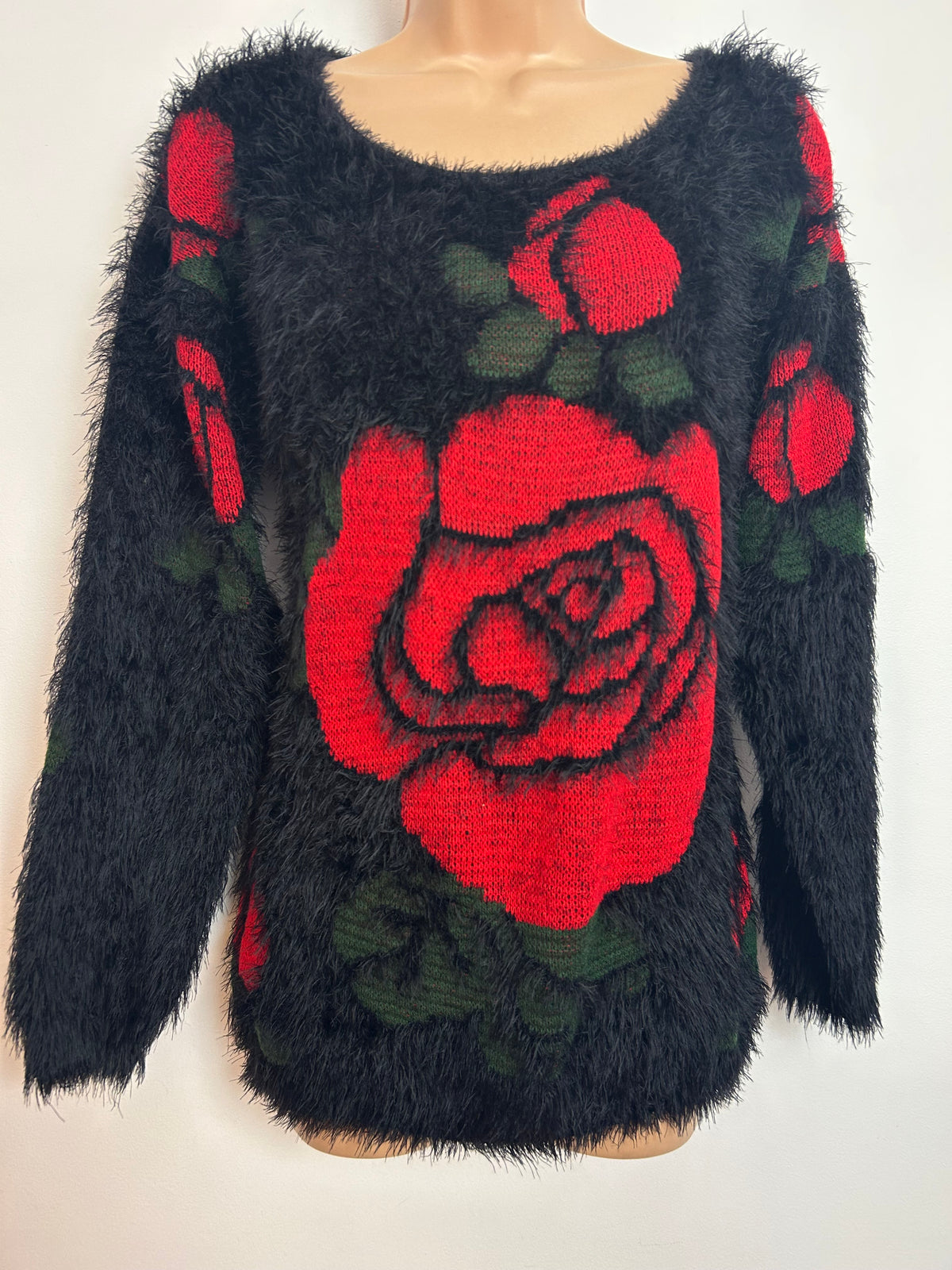 AMY VERMONT Size 10-12 Black & Red Floral Super Soft Fluffy Jumper