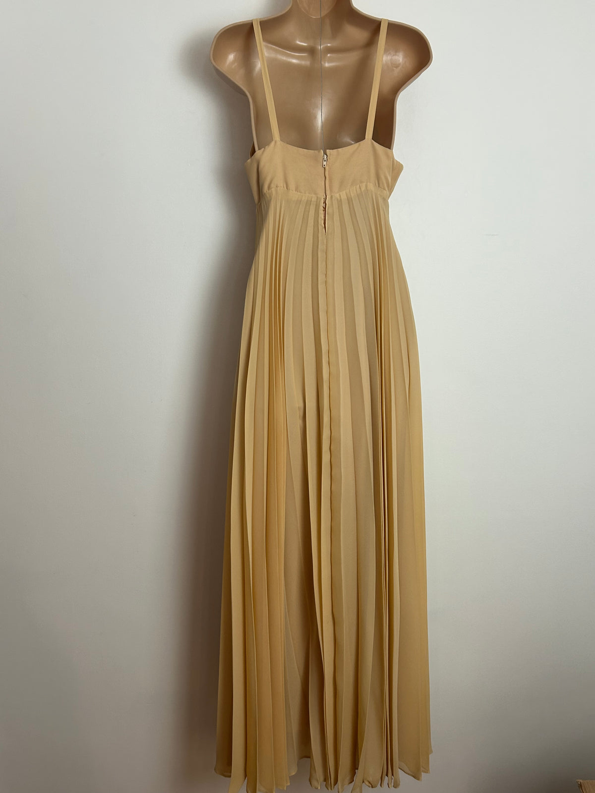 Vintage 1970s ARLETTE BERESSI Size 8 Nude Beige Strappy Pleated Empire Line Occasion Maxi Dress