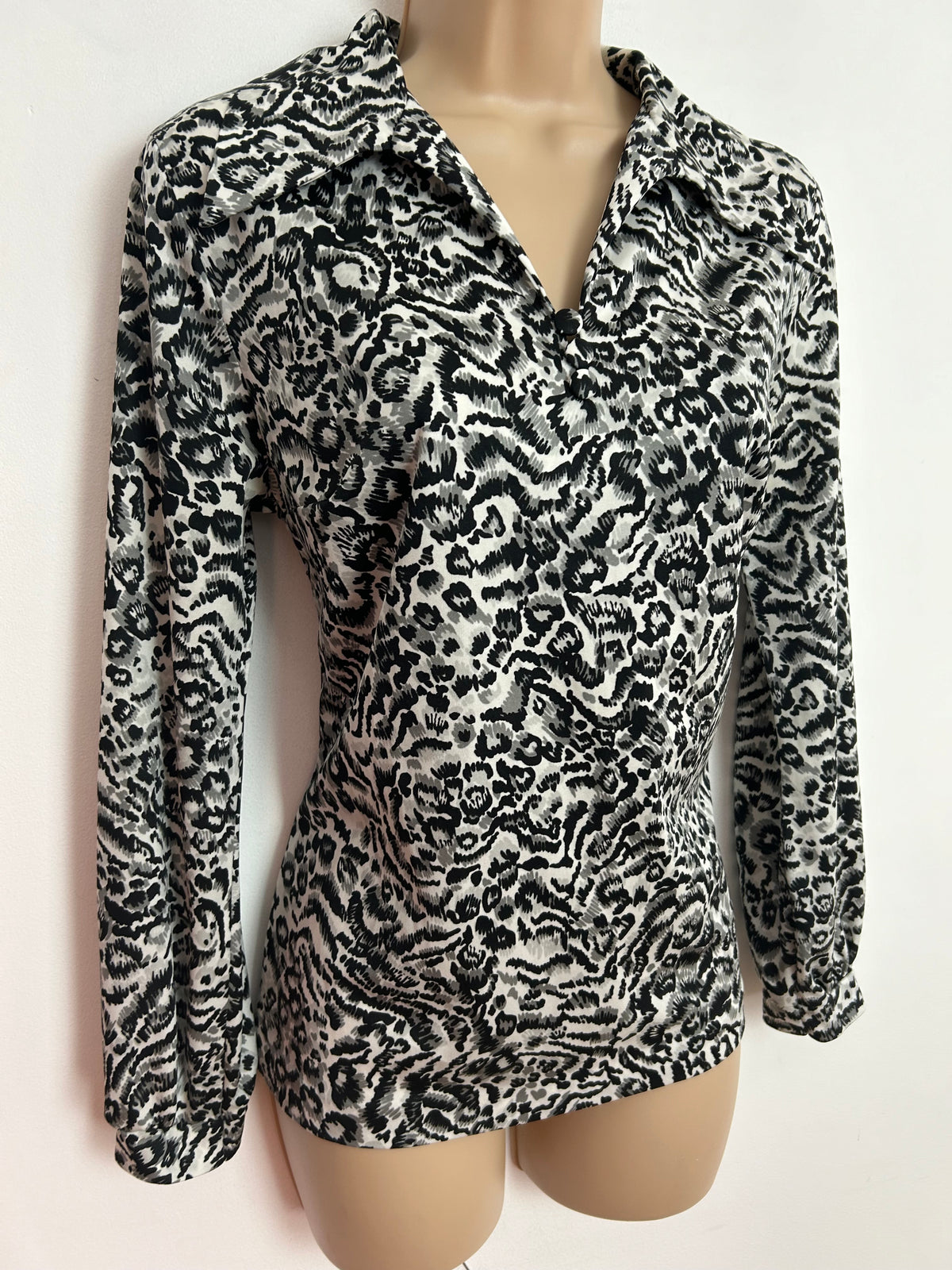 Vintage 1970s UK Size 8-10 Black White & Grey Leopard Animal Print Long Sleeve Blouse Style Shirt