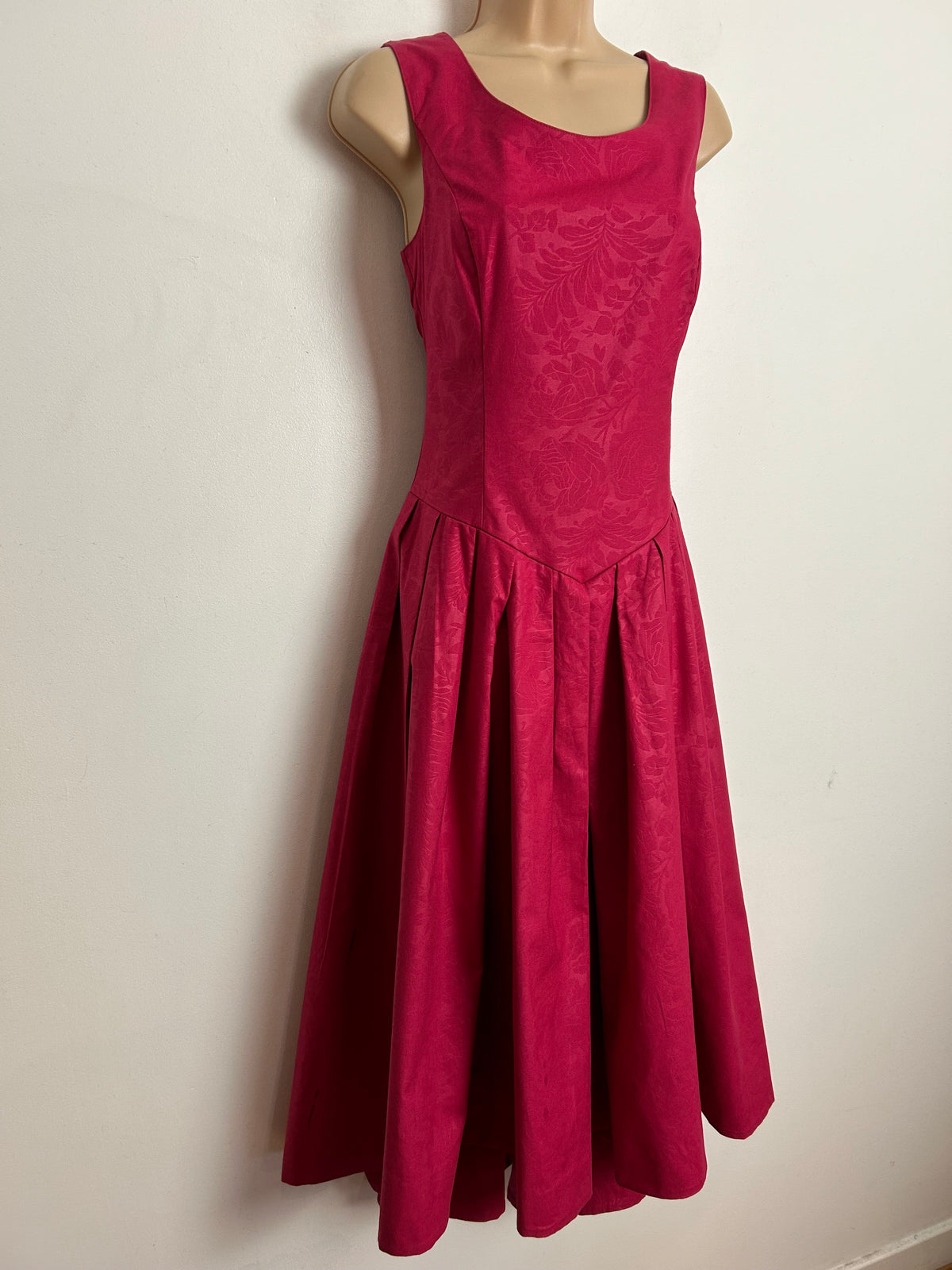 Vintage 80s LAURA ASHLEY UK 10 (Size 14 On Label) Pink Embossed Floral Pattern Pleated Midi Dress
