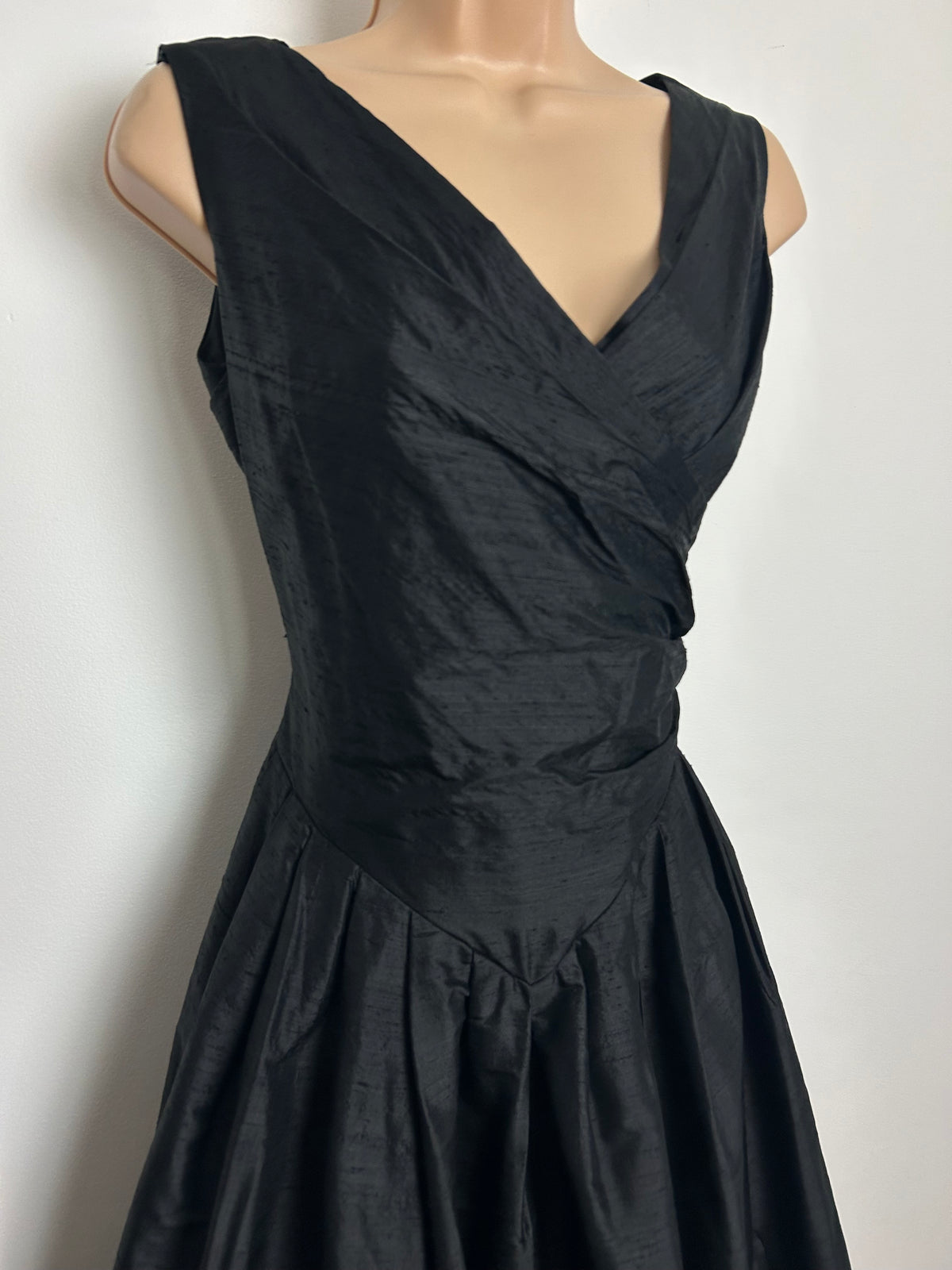 Vintage 1980s LAURA ASHLEY Size 6 (Size 10 On Label) Black 100% Silk Pleated Party Evening Dress