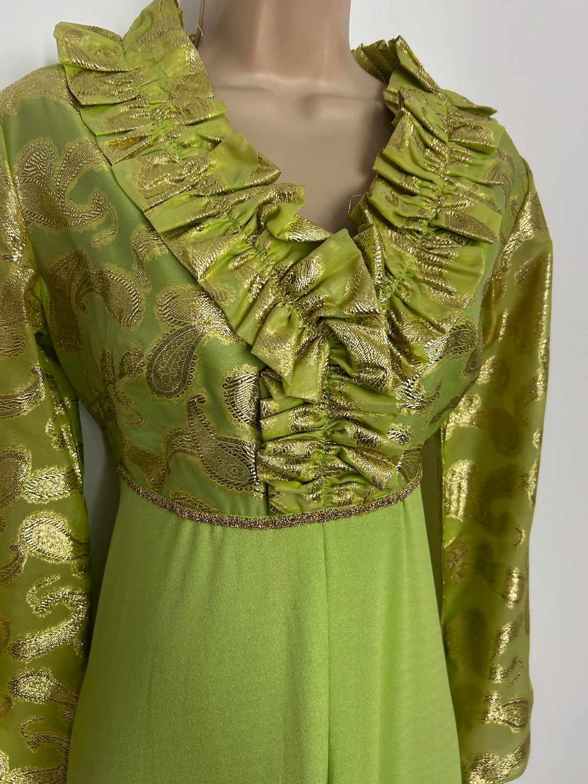 Vintage Early 1970s Size 10 Green & Gold Jacquard Paisley Bodice Ruffle Neck Occasion Maxi Dress