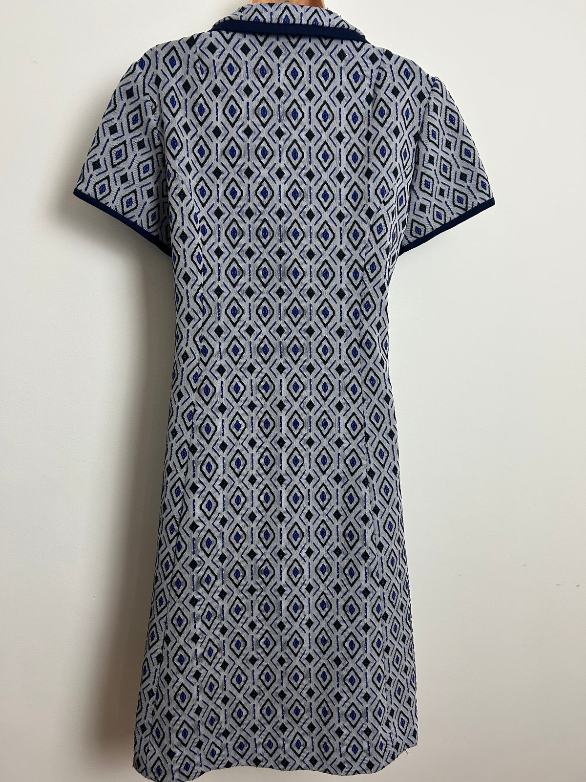Vintage 1960s Size 14-16 Blue & Black Diamond Pattern Crimplene Double Breasted Mod Shift Dress
