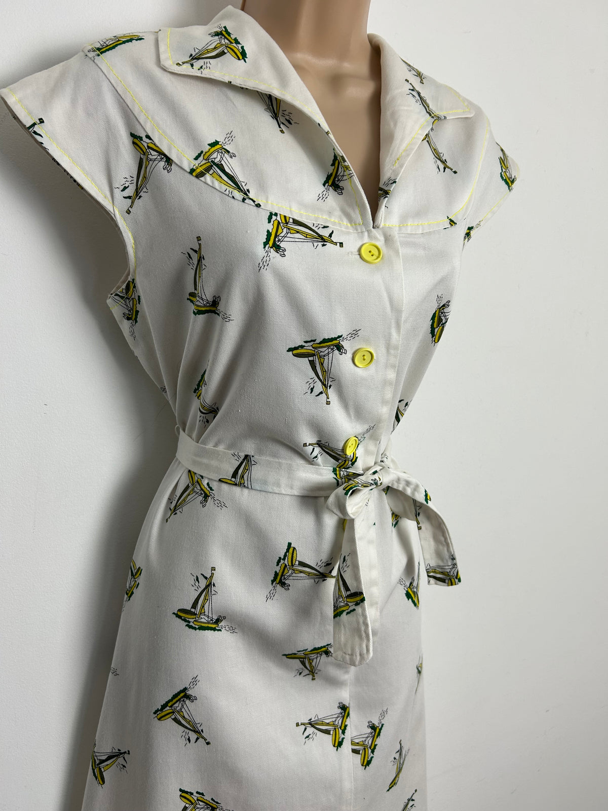 Vintage 1970s PENELOPE PEEP Size 12 Cream Novelty Print Sailing Boat Yacht Print Cotton Belted Day Dress