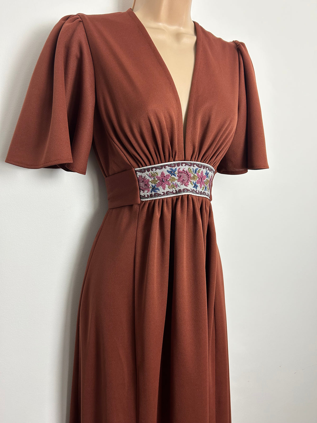 Vintage 1970s Size 8 Brown Flutter Sleeve Tapestry Waist Detail Flutter Sleeve Boho Maxi Dress