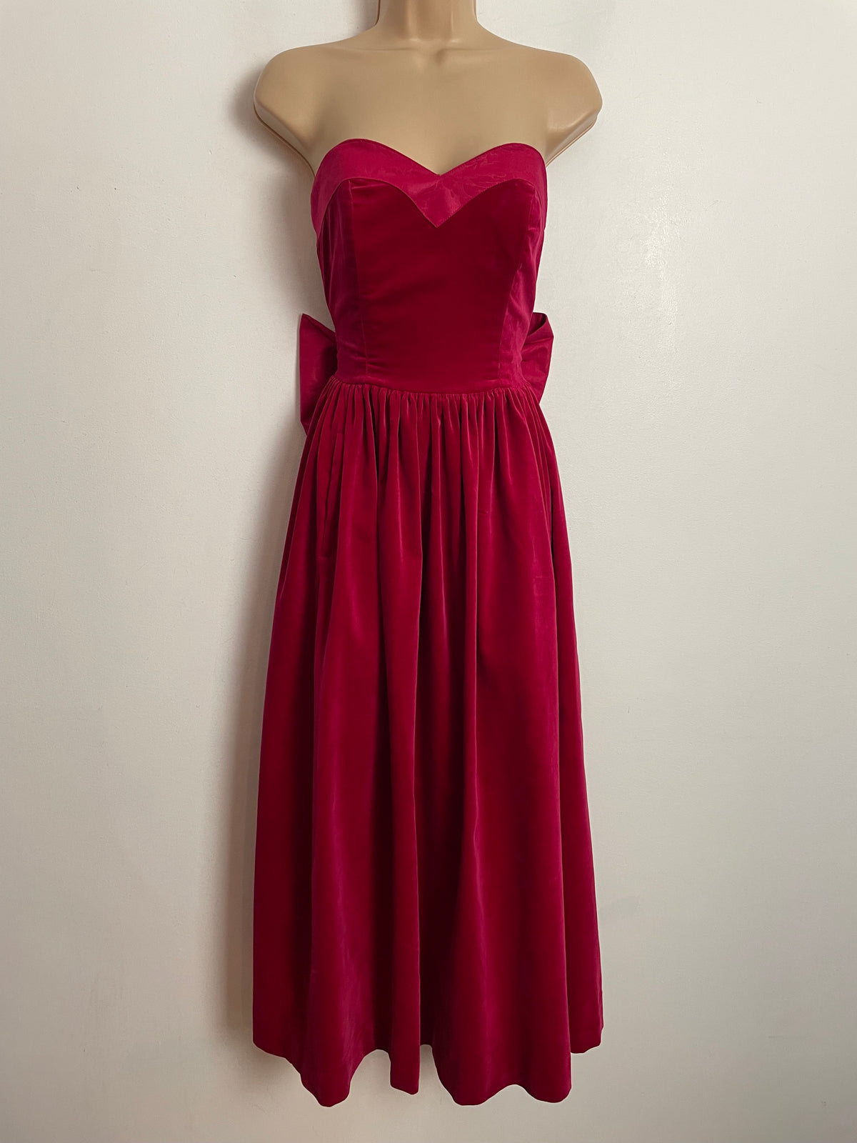 Vintage 1980s LAURA ASHLEY UK SIZE 6 (Size 10 On Label) Red Velvet Strapless Bow Back Ballgown