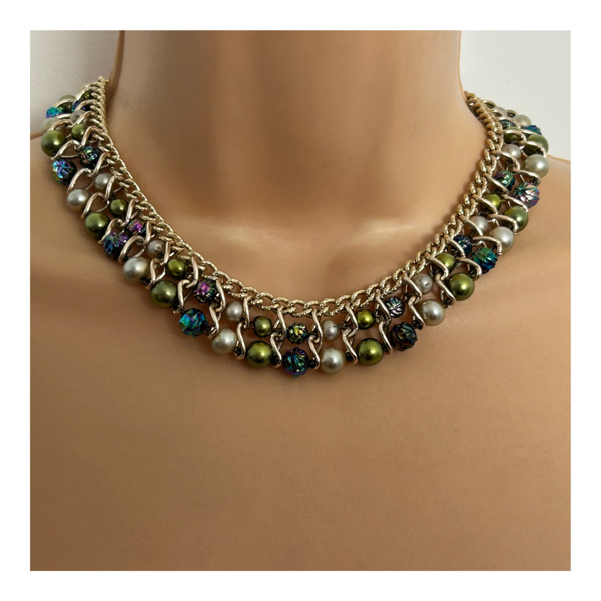 Vintage Late 1950s Gold Tone Faux Pearl & Painted Floral Beaded Choker Necklace