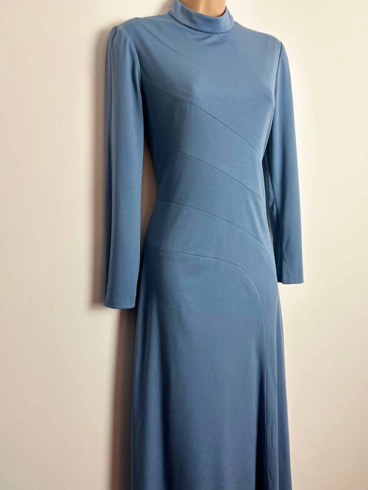 Vintage 1960s JEAN ALLEN Size 8 Powder Blue Long Sleeve Panel Detail Occasion Maxi Dress