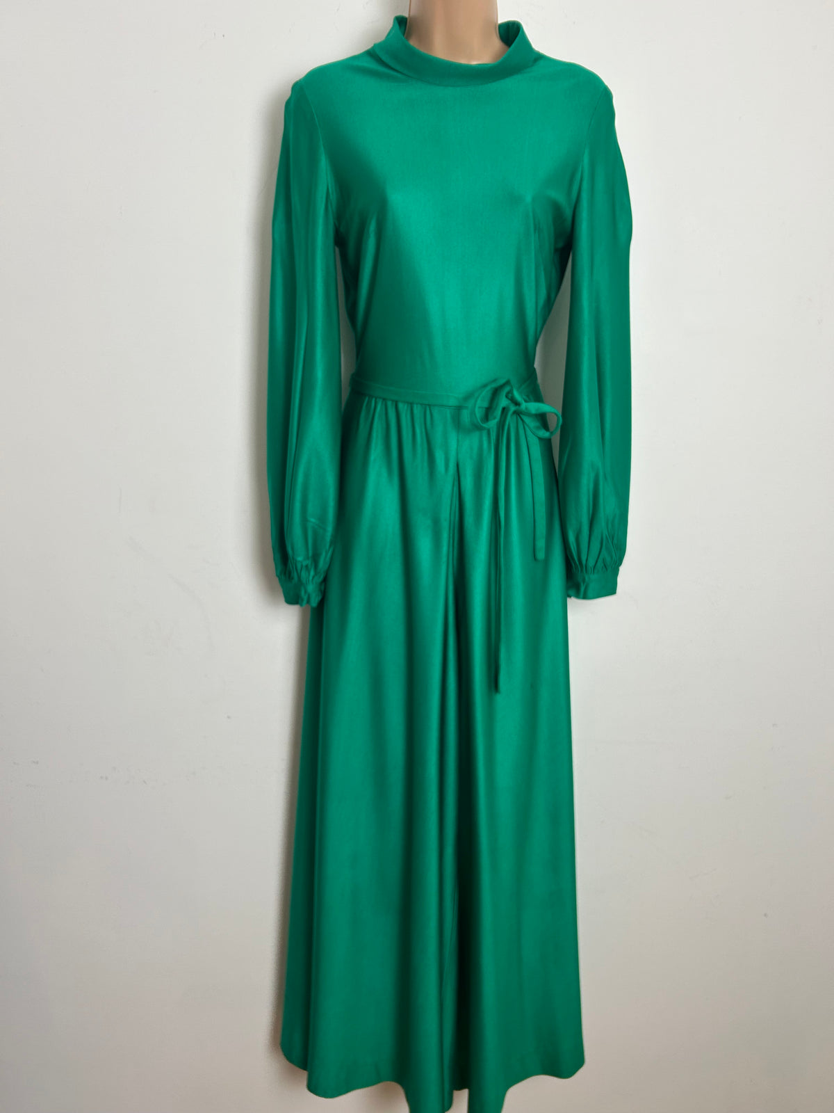 Vintage 1970s KATI AT LAURA PHILLIPS Size 8 Emerald Green Long Sleeve Belted Wide Leg Jumpsuit