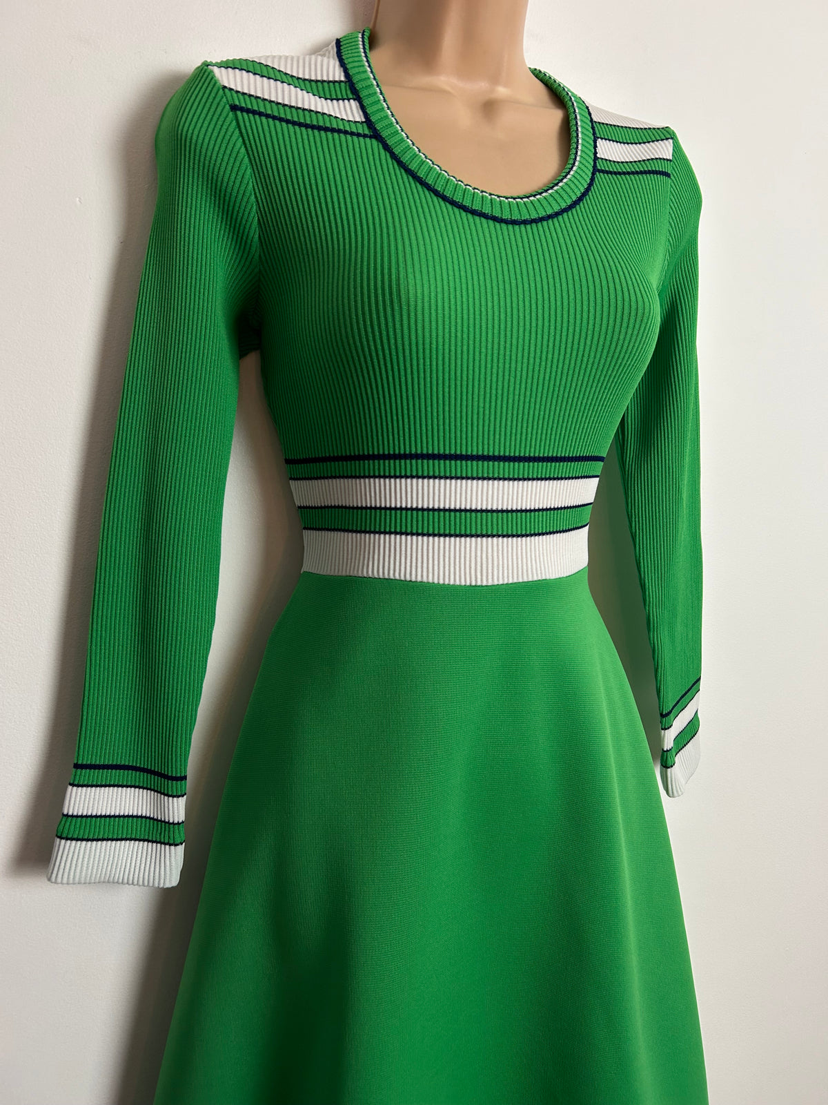 Vintage 1960s BETTINA UK Size 6-8 Cute Grass Green & White Striped Ribbed Long Sleeve Mod Dress