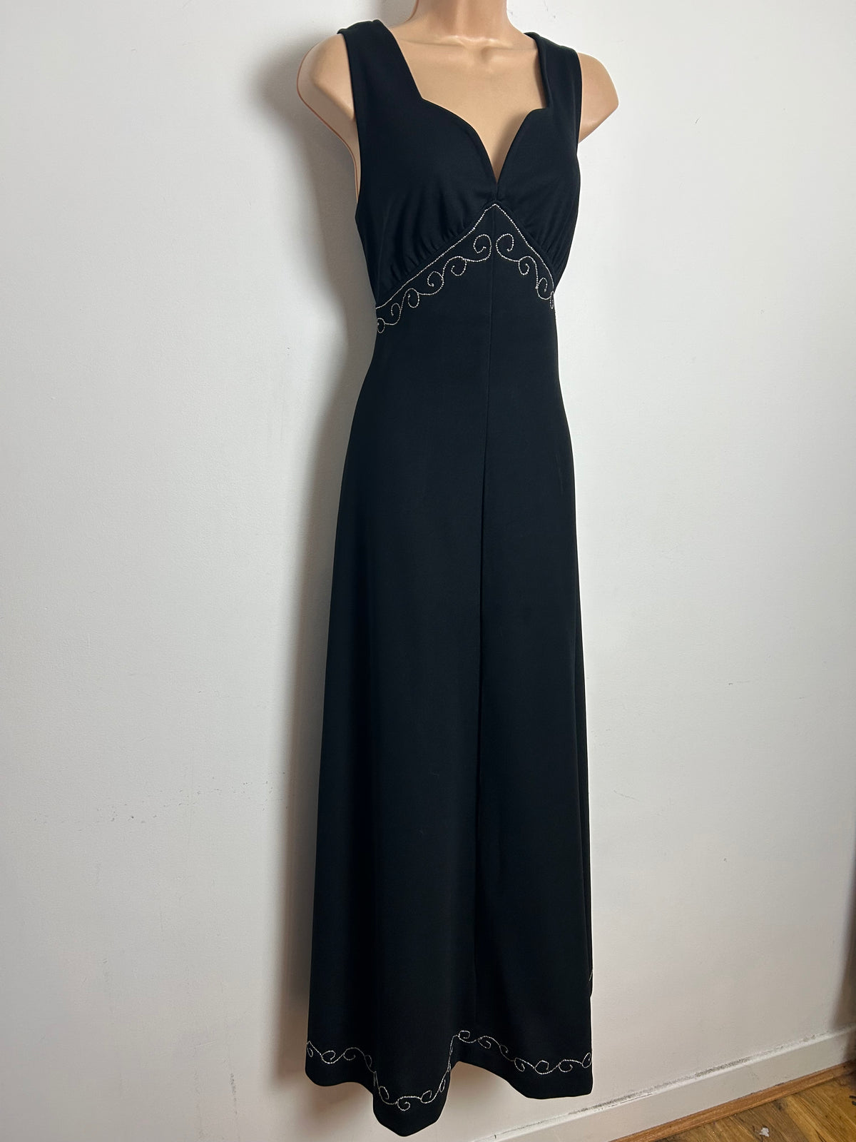 Vintage 1970s Size 8 Black & Silver Braid Trim Sleeveless Occasion Evening Maxi Dress