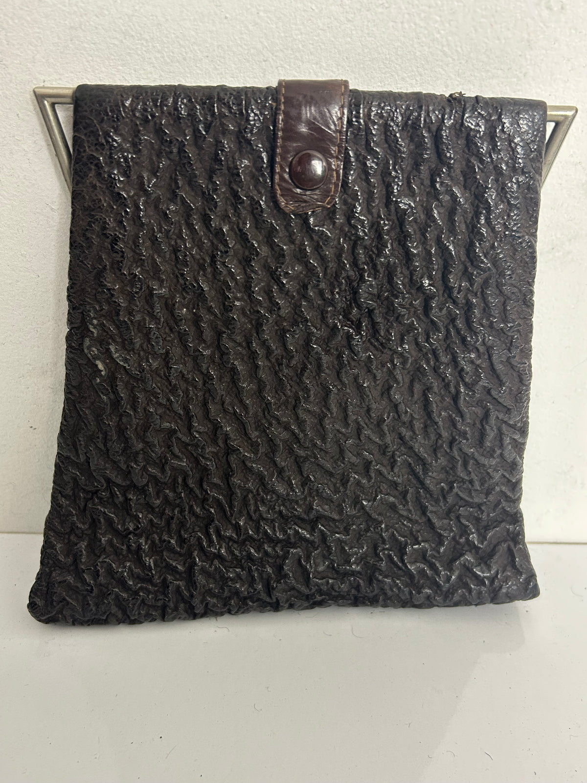 Vintage 1940s Dark Brown Textured Leather & Silver Frame Hand Strap Clutch Bag