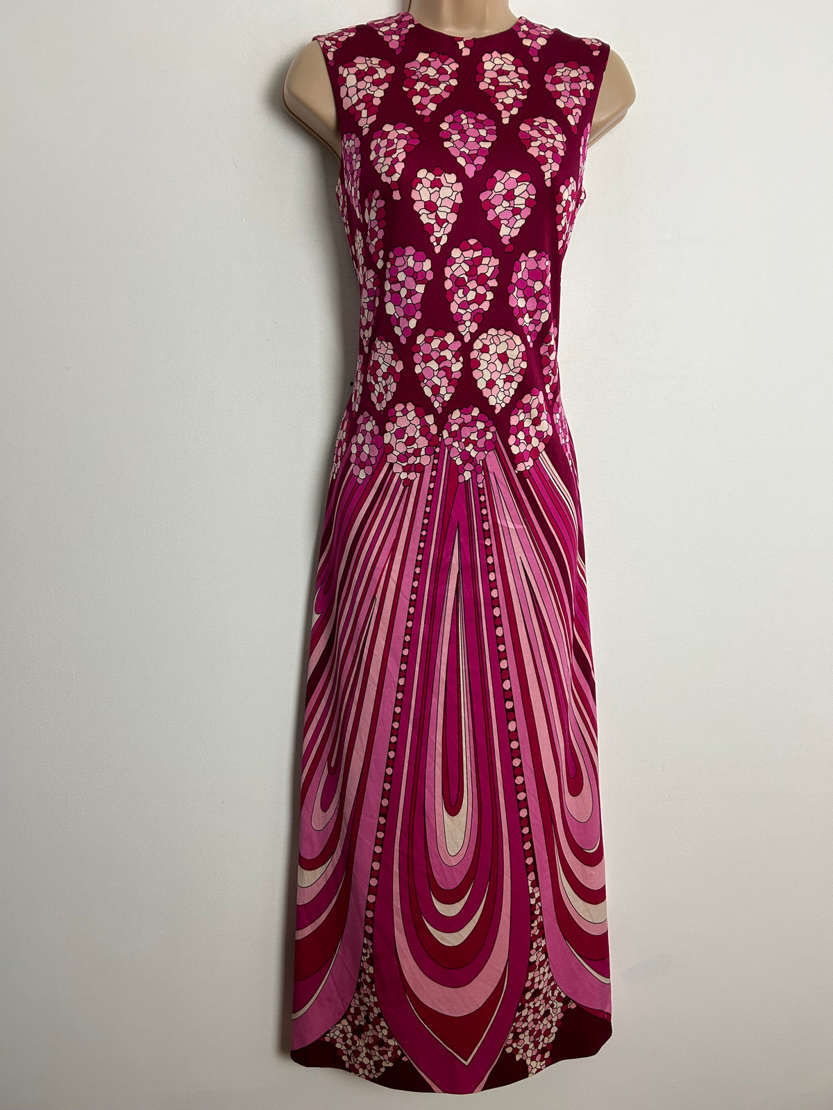 Vintage 1970s Size 10-12 Stunning Magenta & Pink Tones Abstract & Stripe Print Sleeveless Maxi Dress