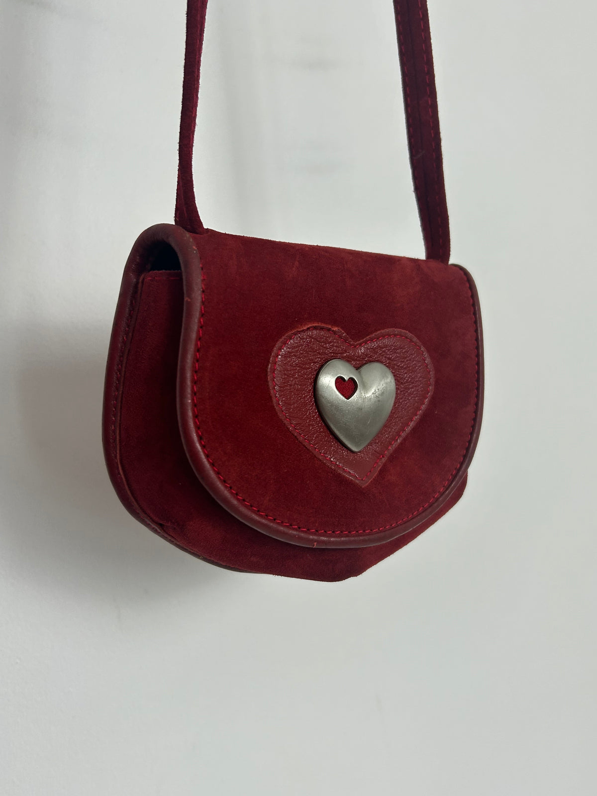 Vintage Early 1980s German Folk Red Suede Heart Detail Oktoberfest Trachten Dirndl Mini Crossbody Bag