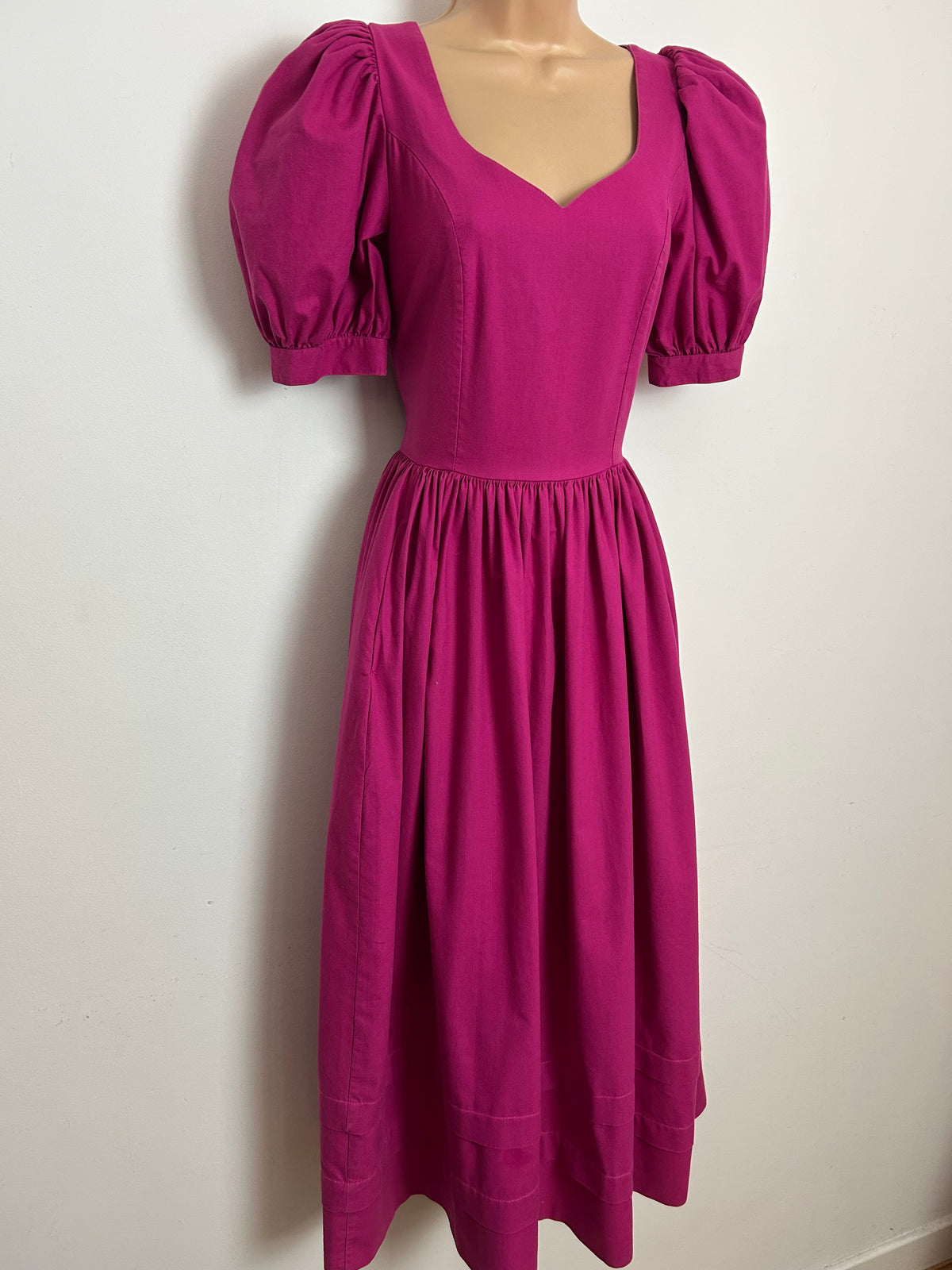 Vintage 1980s LAURA ASHLEY Size 8 (Size 12 On Label) Fuchsia Pink Puffed Sleeve Midi Dress