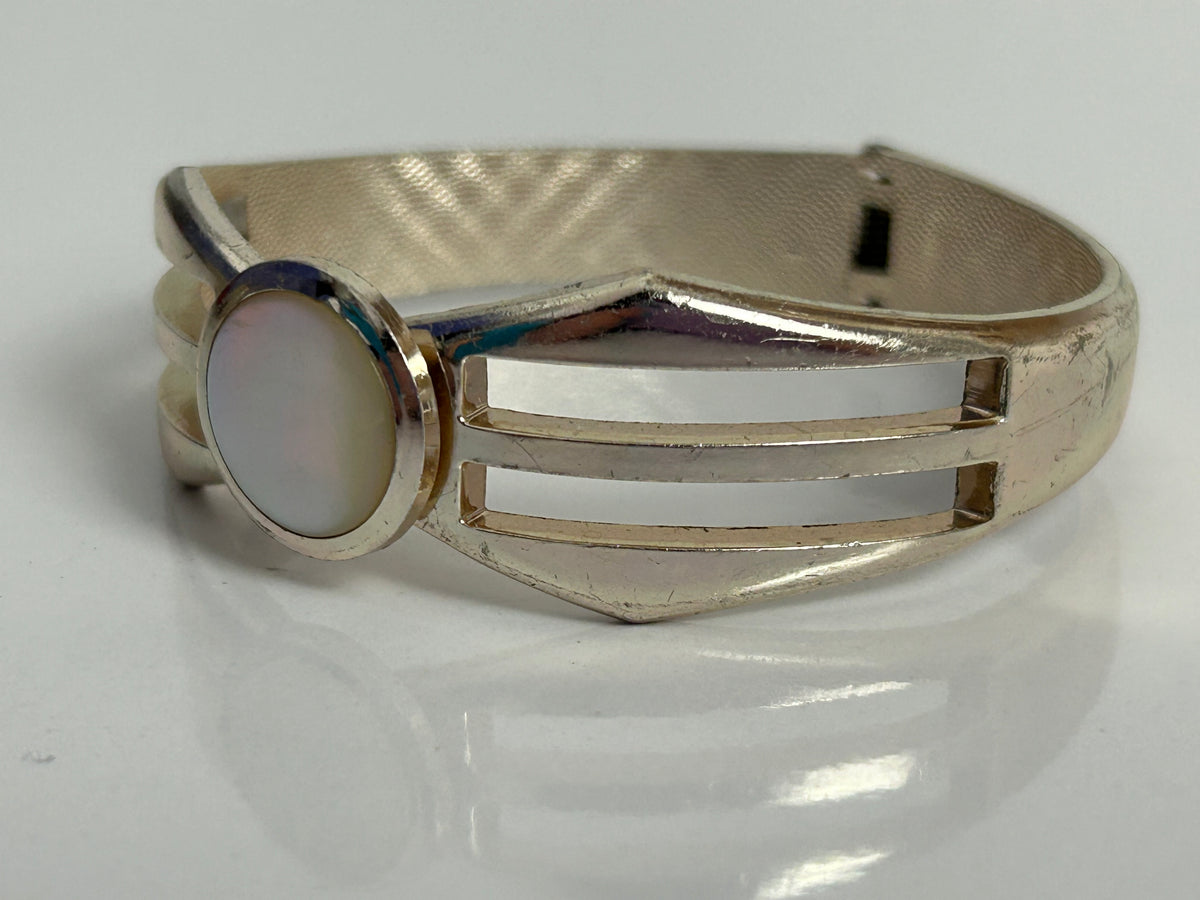 Vintage Silver Tone Base Metal Shell Disc Detail Hinged Bracelet