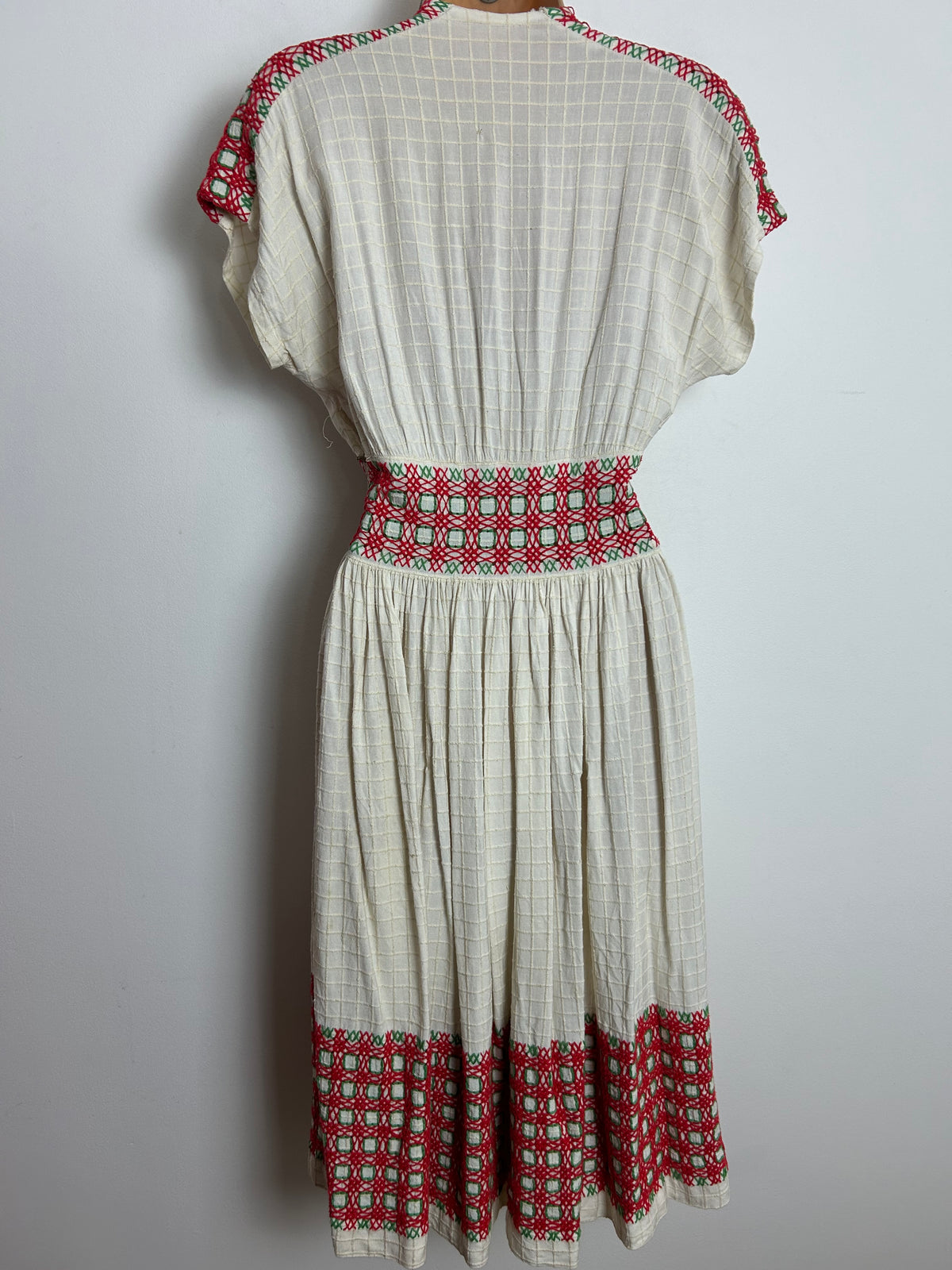 Vintage 1940s Size 6 Cute Cream Waffle Textured Red & Green Wool Embroidered Cotton Day Dress
