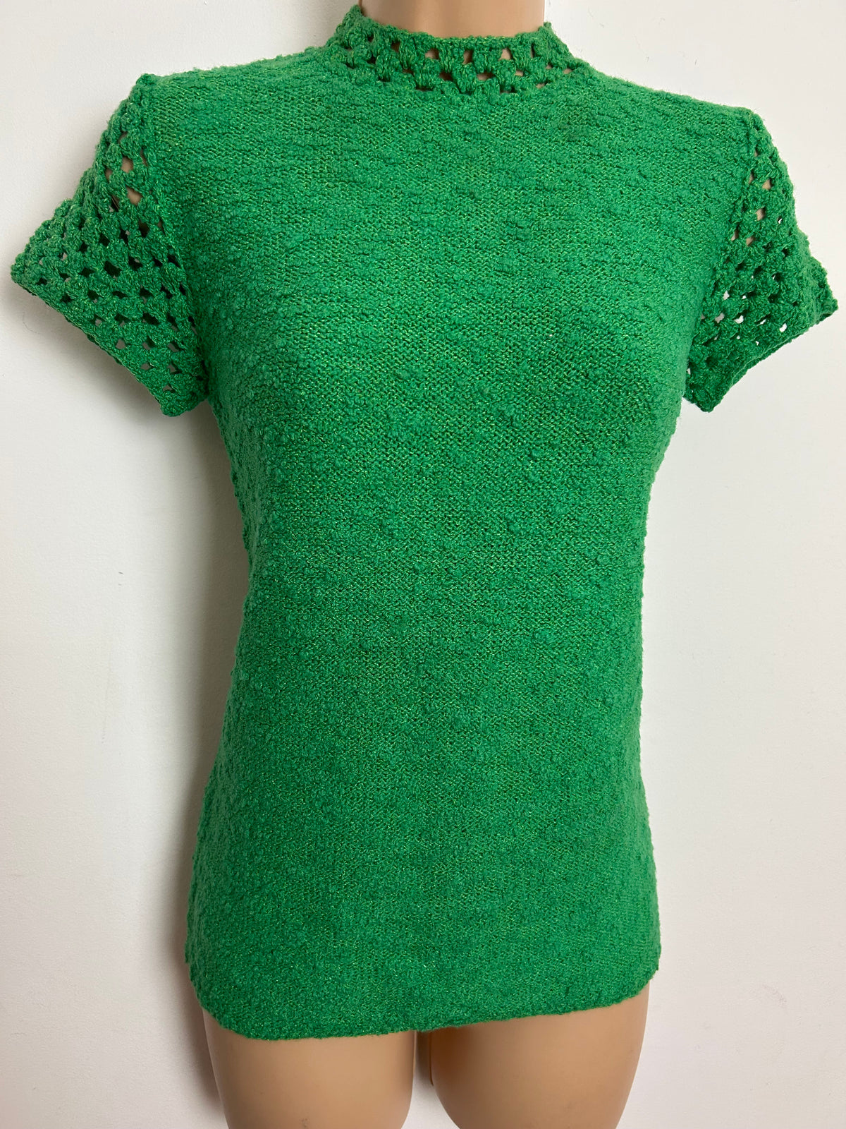 Vintage 1960s ST JOHN KNITS BY MARIE GREY Size 8 Green Short Sleeve Spring Jumper