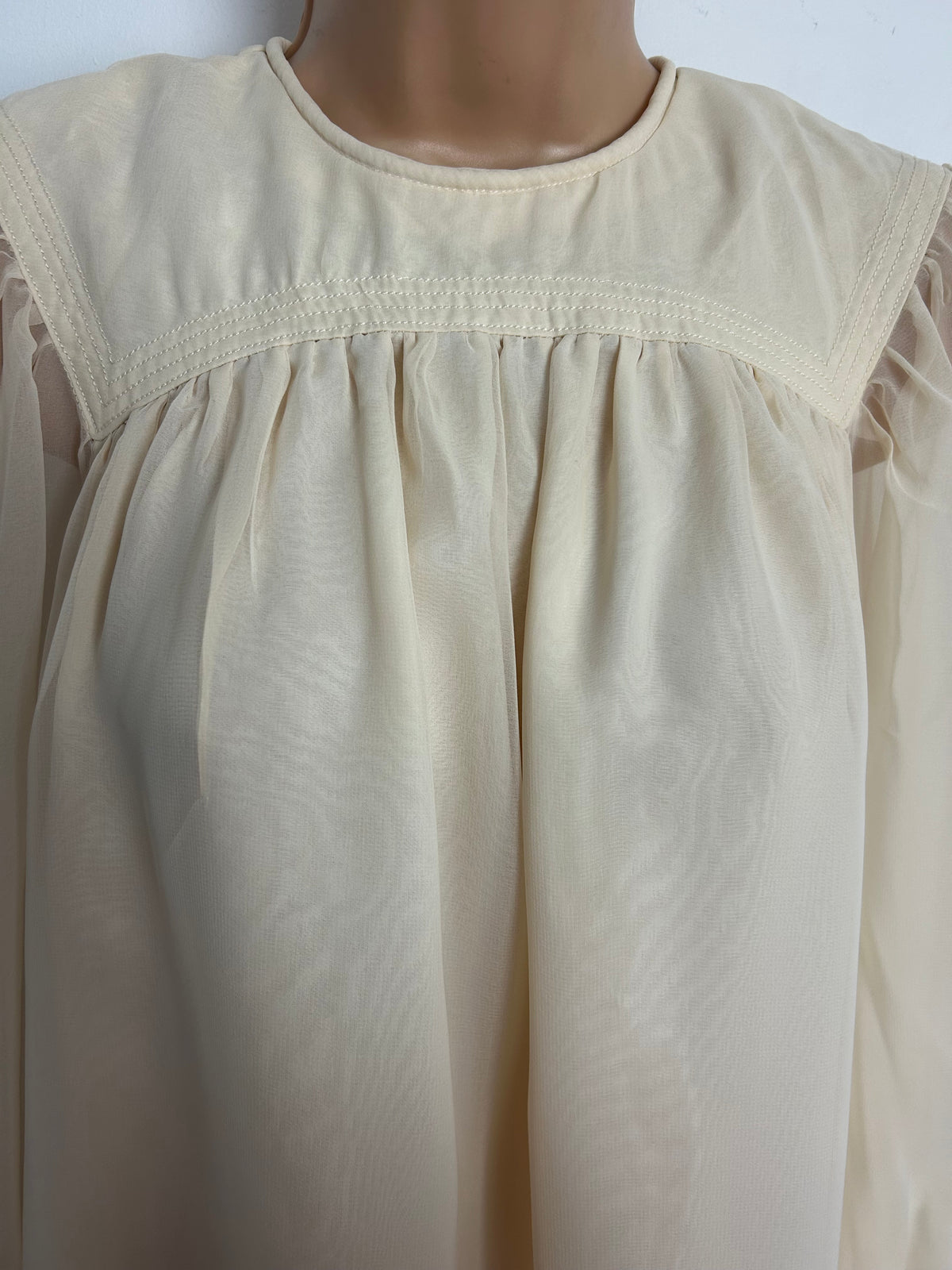 Vintage 1970s Size 10 Cream Long Sleeve Chiffon Smock Trapeze Dress With Pockets