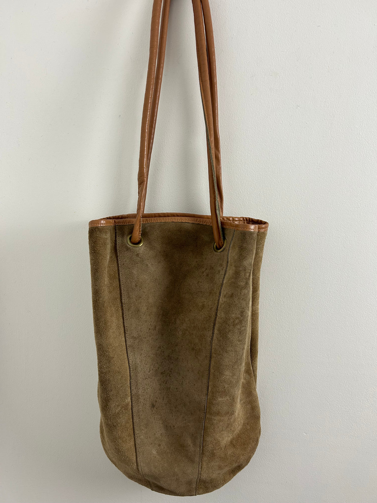 Vintage 1970s Dark Beige Suede & Tan Leather Large Tote/Bucket Bag