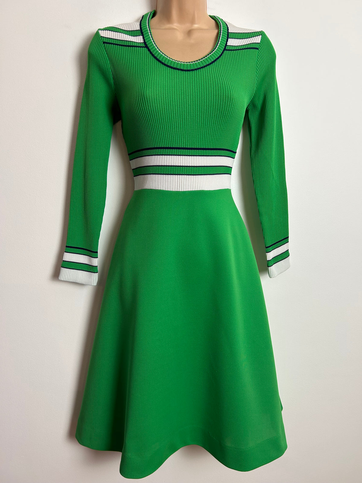 Vintage 1960s BETTINA UK Size 6-8 Cute Grass Green & White Striped Ribbed Long Sleeve Mod Dress