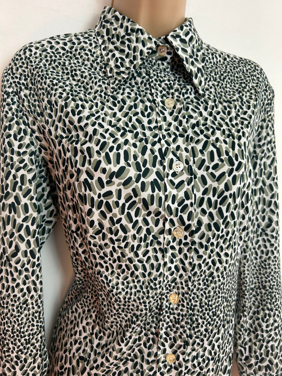 Vintage 1970s CHARLES GUITARO UK Size 14 Green & White Abstract Print Long Sleeve Shirt