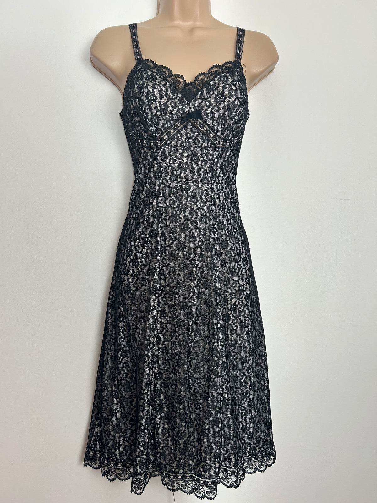 Vintage 1970s POMPADOUR Size 8-10 Black Lace Sexy Strappy Negligee Slip