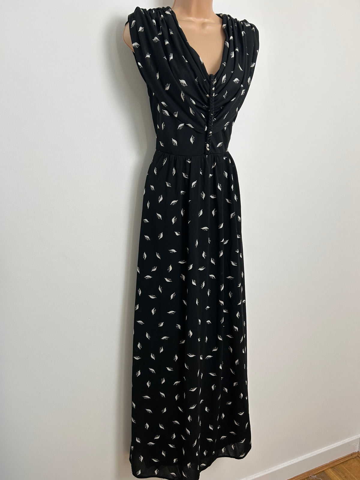 Vintage Early 1980s Size 10 Black & White Leaf Print Gather Pleated Plaited Detail Maxi Dress