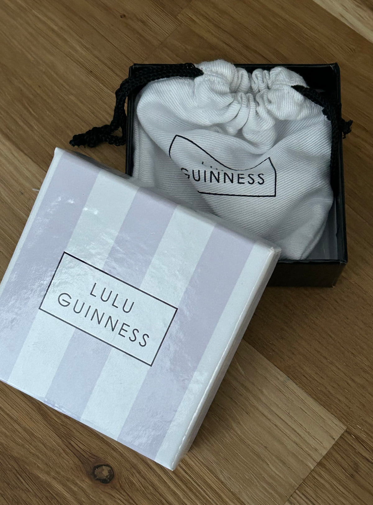 Brand New In Box LULU GUINNESS White Bronze Enamel Bow Necklace